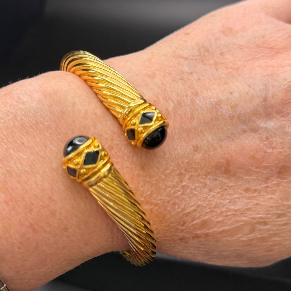 Vintage Joan Rivers 1990’s Hinged Bypass Gold Bracelet with Changeable Tips. - Picture 10 of 15